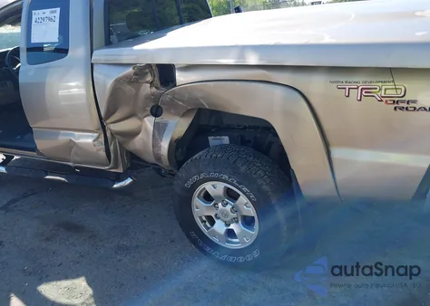 2005 Toyota Tacoma Prerunner V6 z USA, uszkodzony, nr VIN 5TETU62N35Z025107